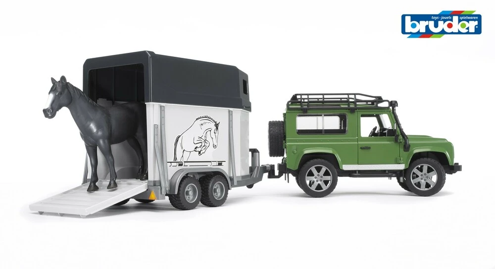 Se Land Rover Defender Station Wagon med hestetrailer + 1 hest hos Legekæden